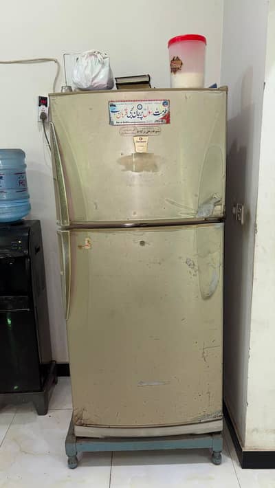 Dawlance Medium Size Fridge | Excellent Condition | Urgent Sale