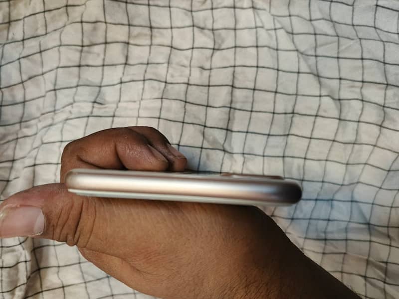 Apple iPhone 8 Plus 1