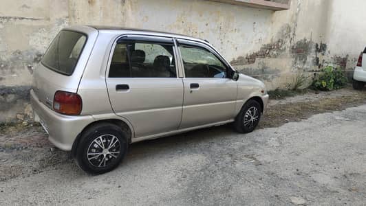 Daihatsu Coure 2004