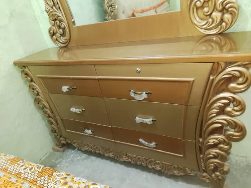 Bed, Side Table, Dressing Table & Iron Table 5
