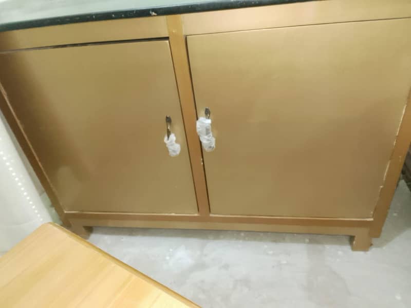 Bed, Side Table, Dressing Table & Iron Table 6