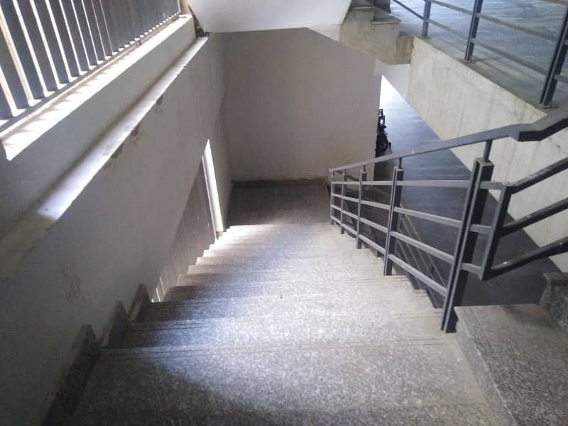2 Bed DD Corner Flat 22