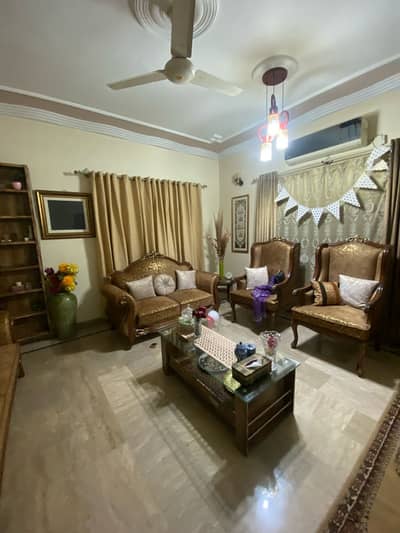 400 Sq Yards West Open House Is Available For Sale