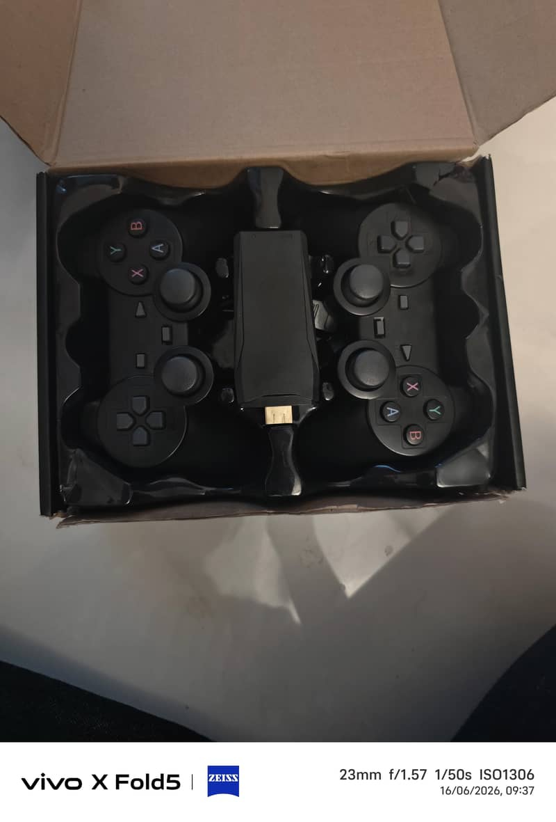 2.4G wireless controller gamepad. 2