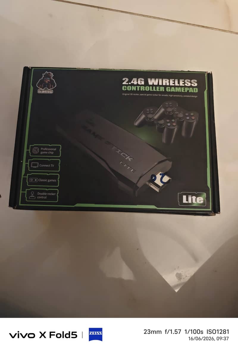 2.4G wireless controller gamepad. 3