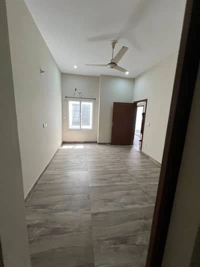 10 Marla Upper Portion Available For Rent In LDA