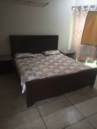 King bed with side tables
