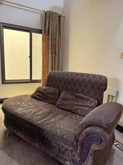 1 dewaan and 2 Sofas