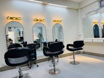 Brand new Beauty salon for Sale Main TariqRoad