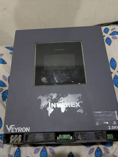 Inverex Veyron 2.5kw Hybrid System