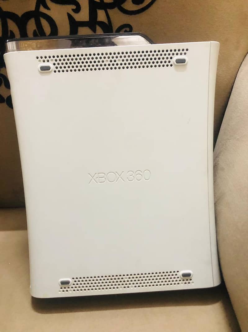 XBOX360 MINT CONDITION 2