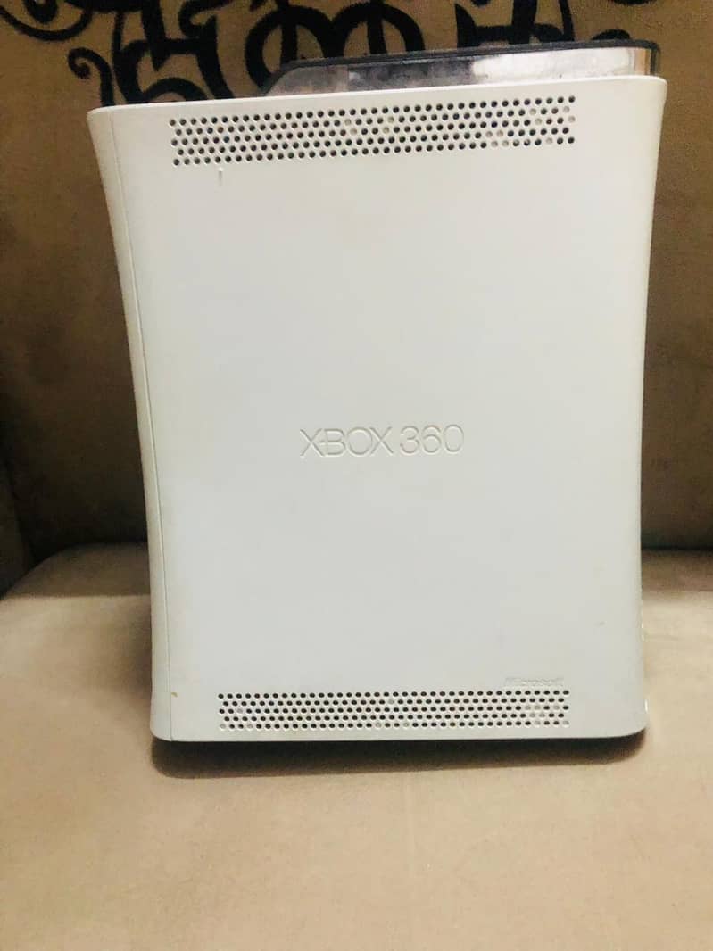XBOX360 MINT CONDITION 5