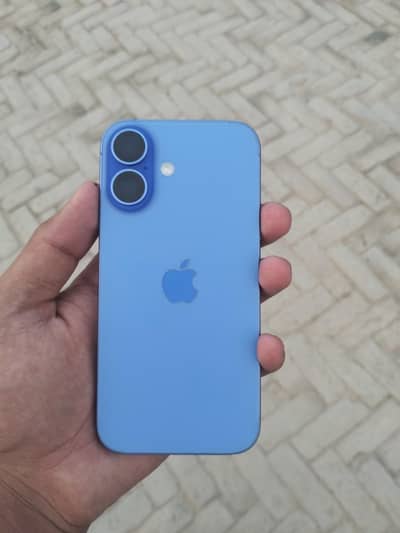 Apple iPhone 16