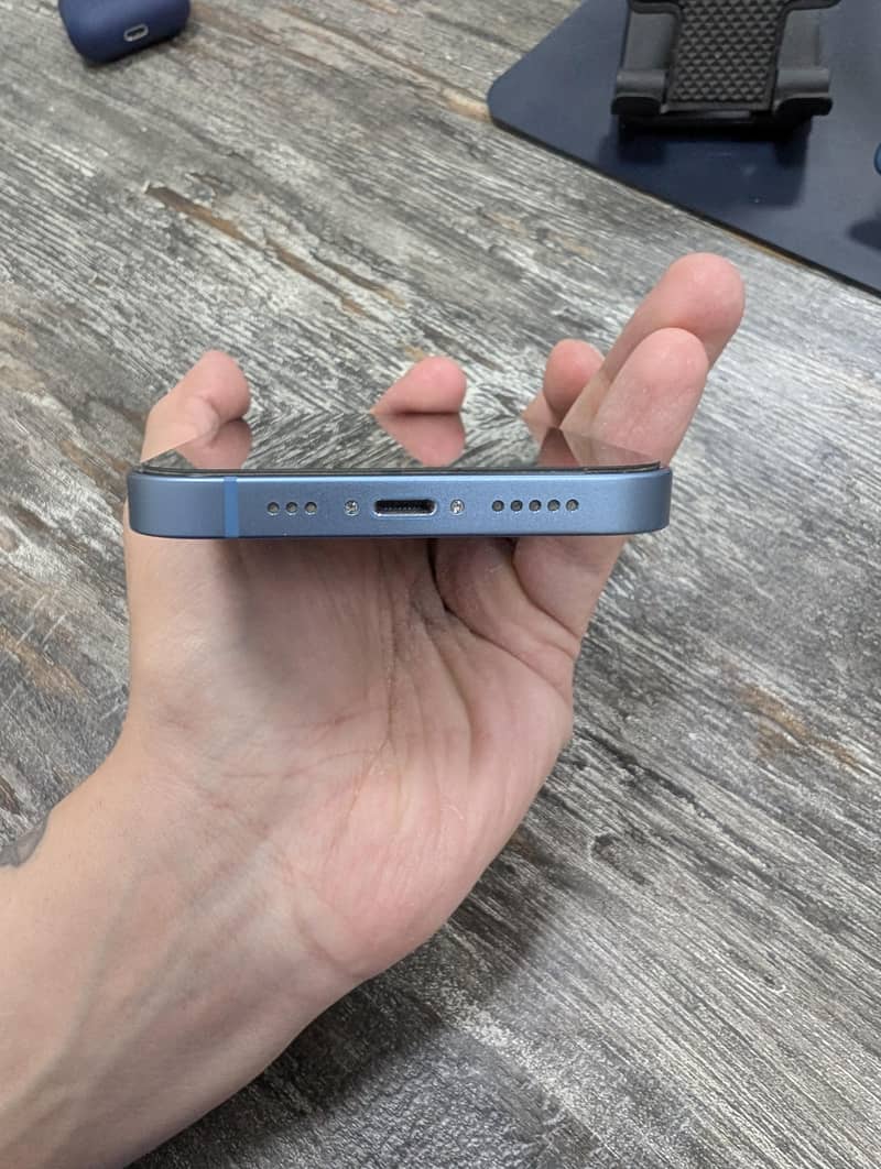 Apple iPhone 14 3