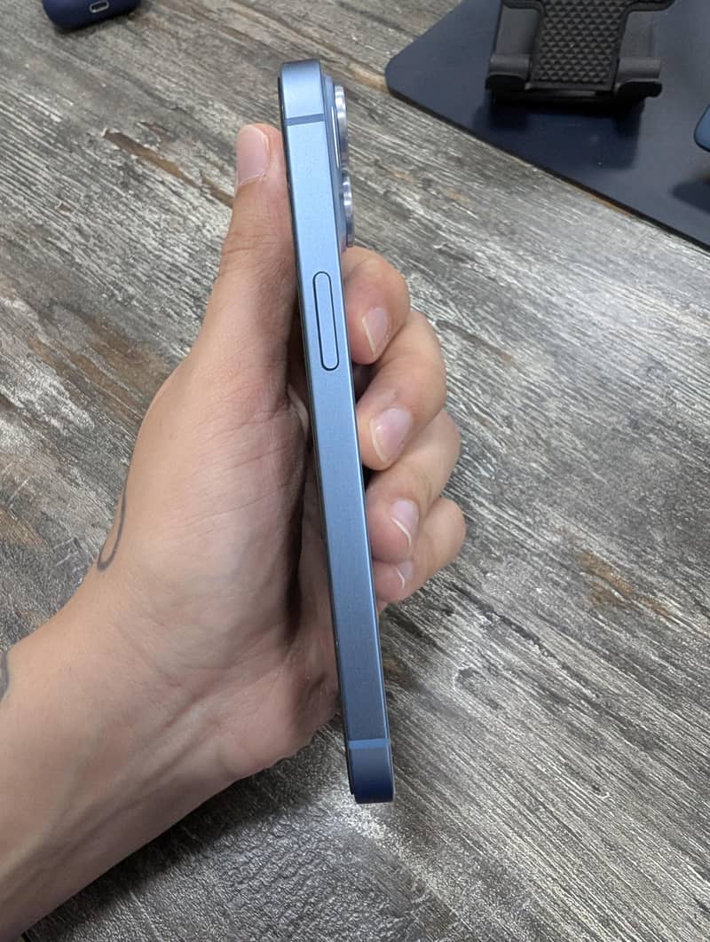 Apple iPhone 14 4