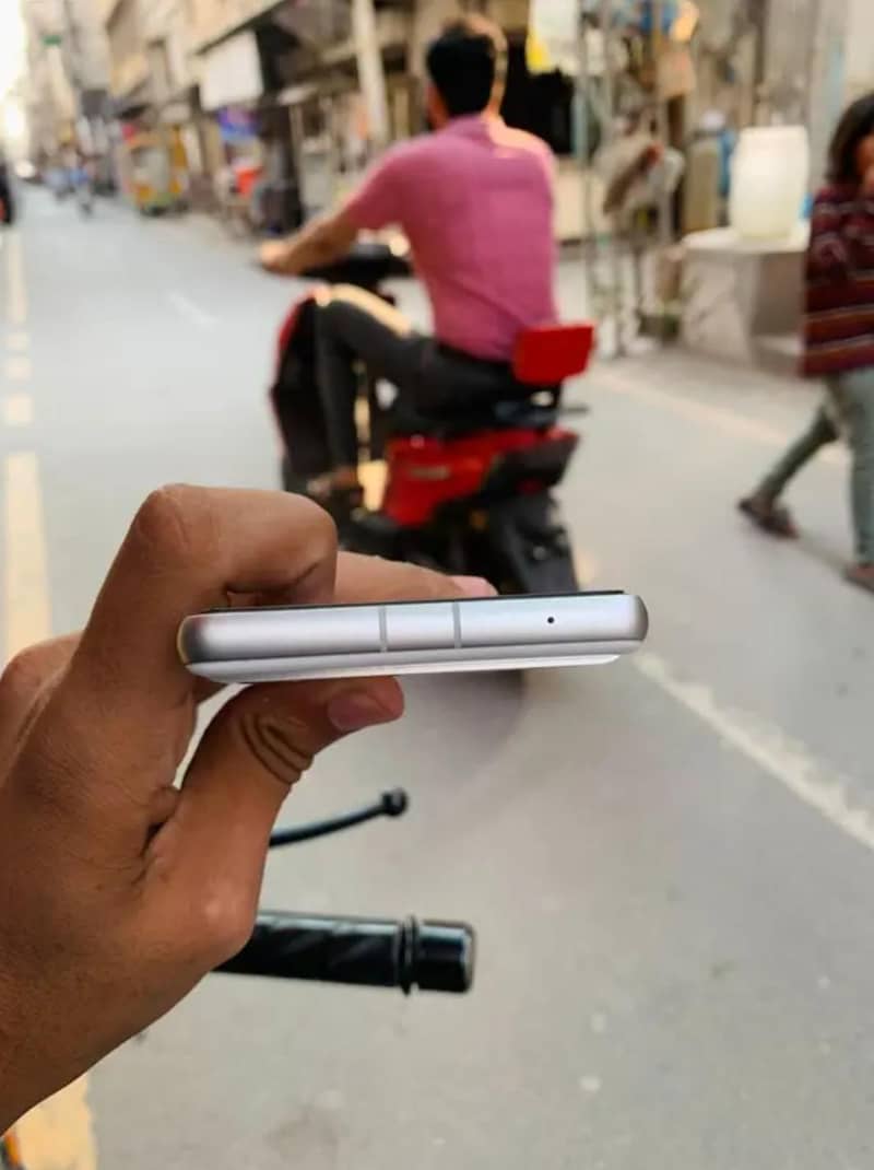 Google Pixel 7a 3
