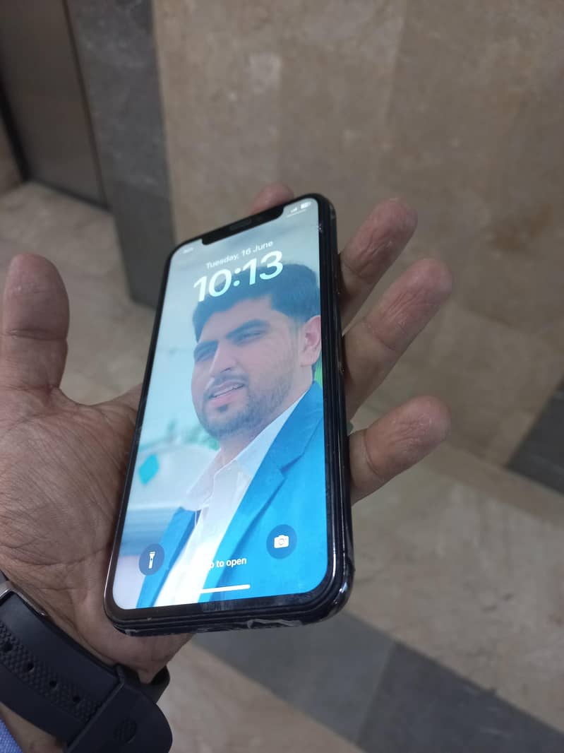 Apple iPhone X 3