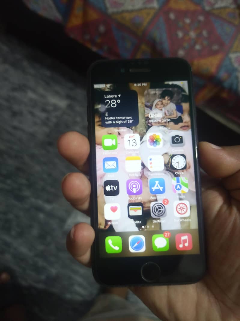 Apple iPhone 7 0