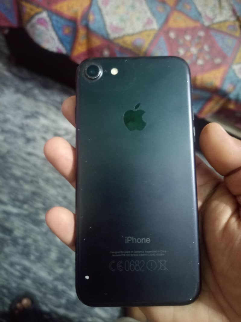 Apple iPhone 7 1