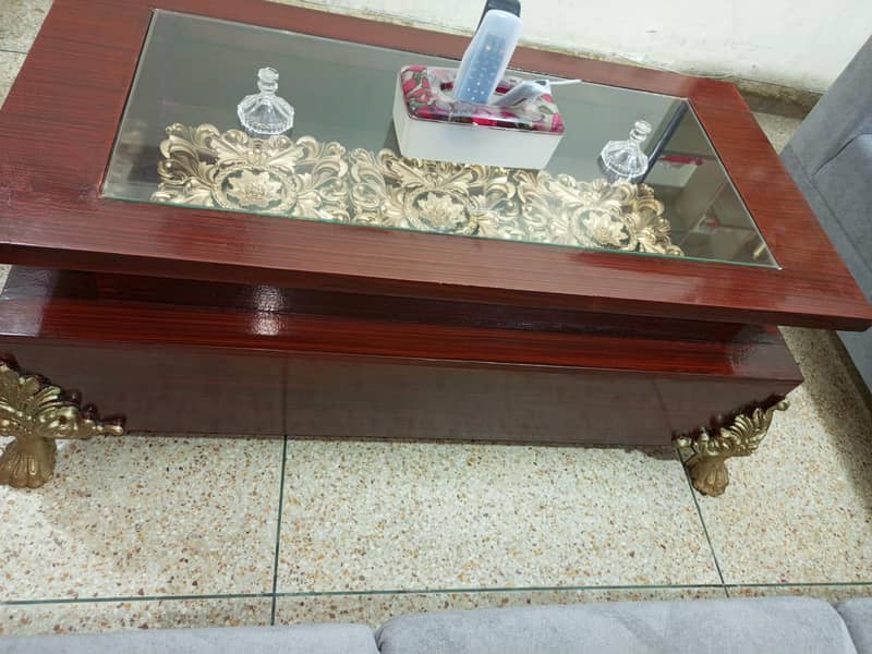 Center Table 0