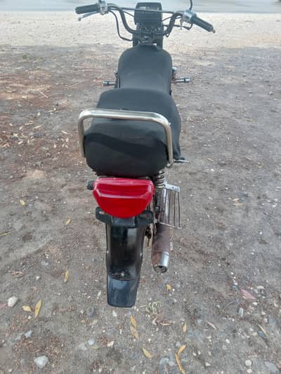motorcycle superstar CD 70