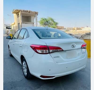 Toyota Yaris 2022 white colorw yaris manual yaris