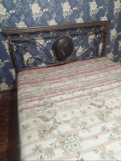 Urgent sale king iron bed with dressing table
