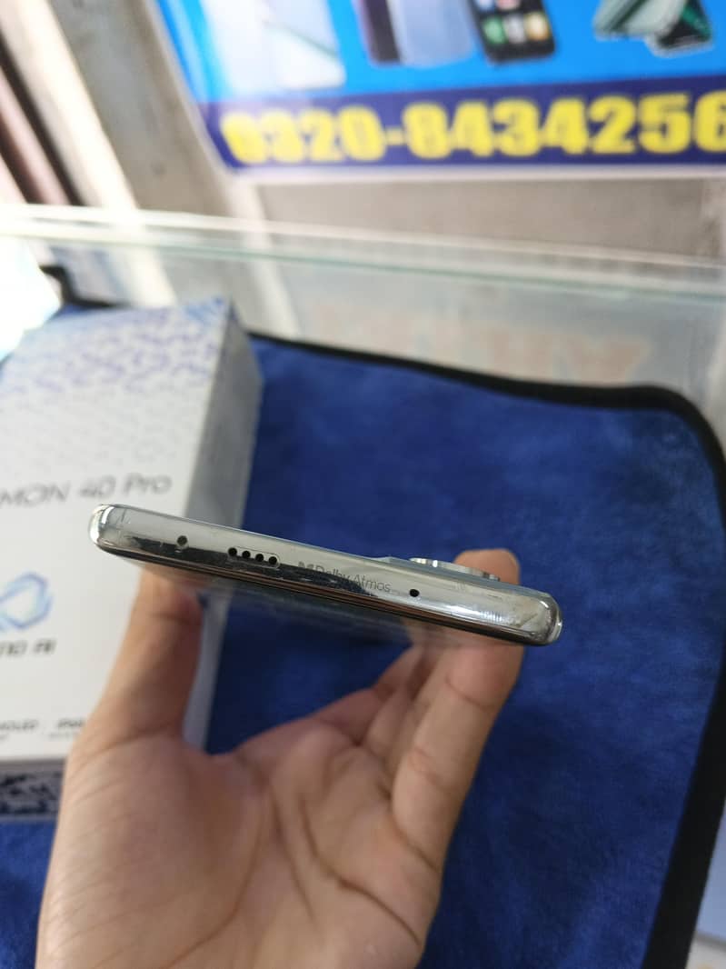 Tecno Camon 40pro 4