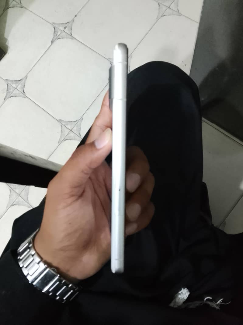 Google Pixel 7 4