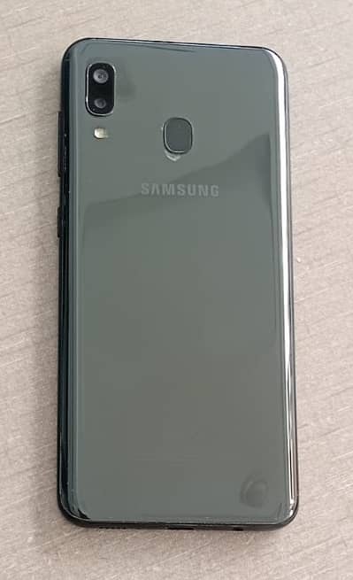 Samsung Galaxy A20 + Samsung Galaxy Watch Active 2