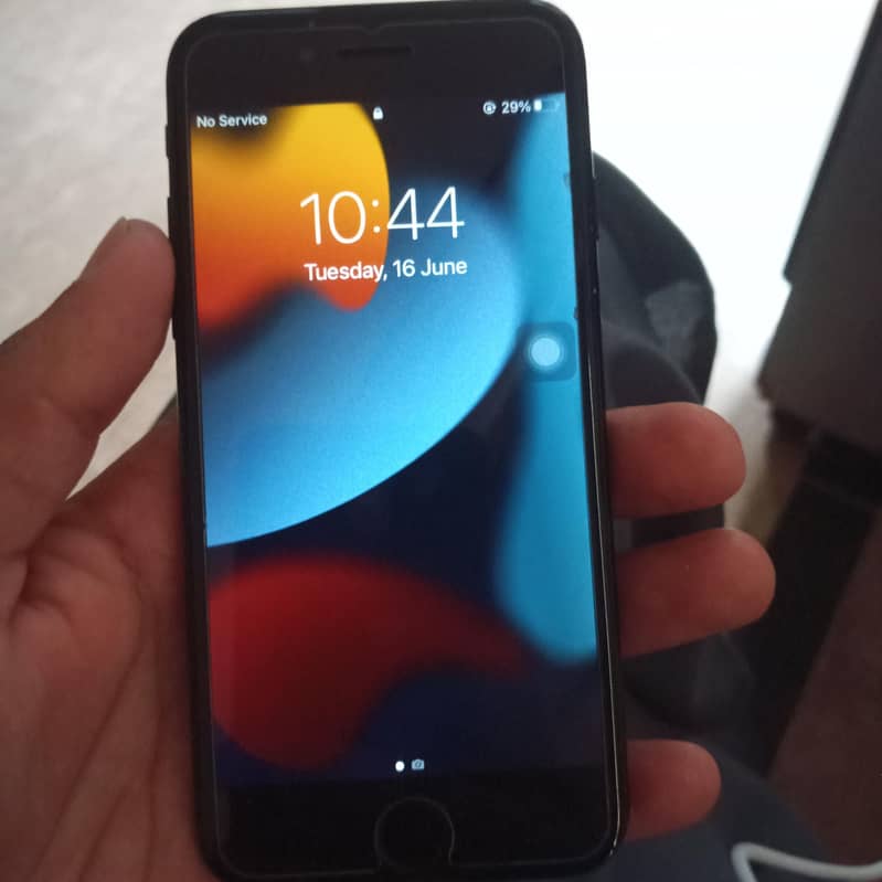 Apple iPhone 7 0