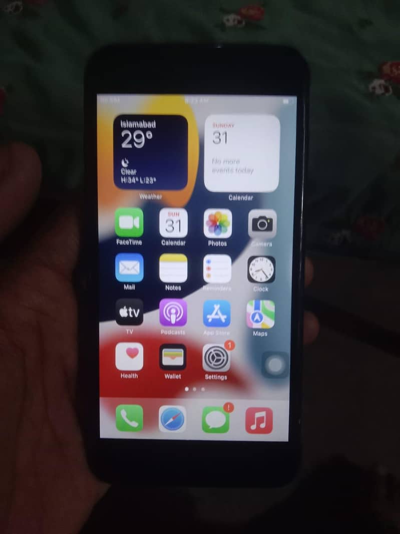 Apple iPhone 7 Plus 1