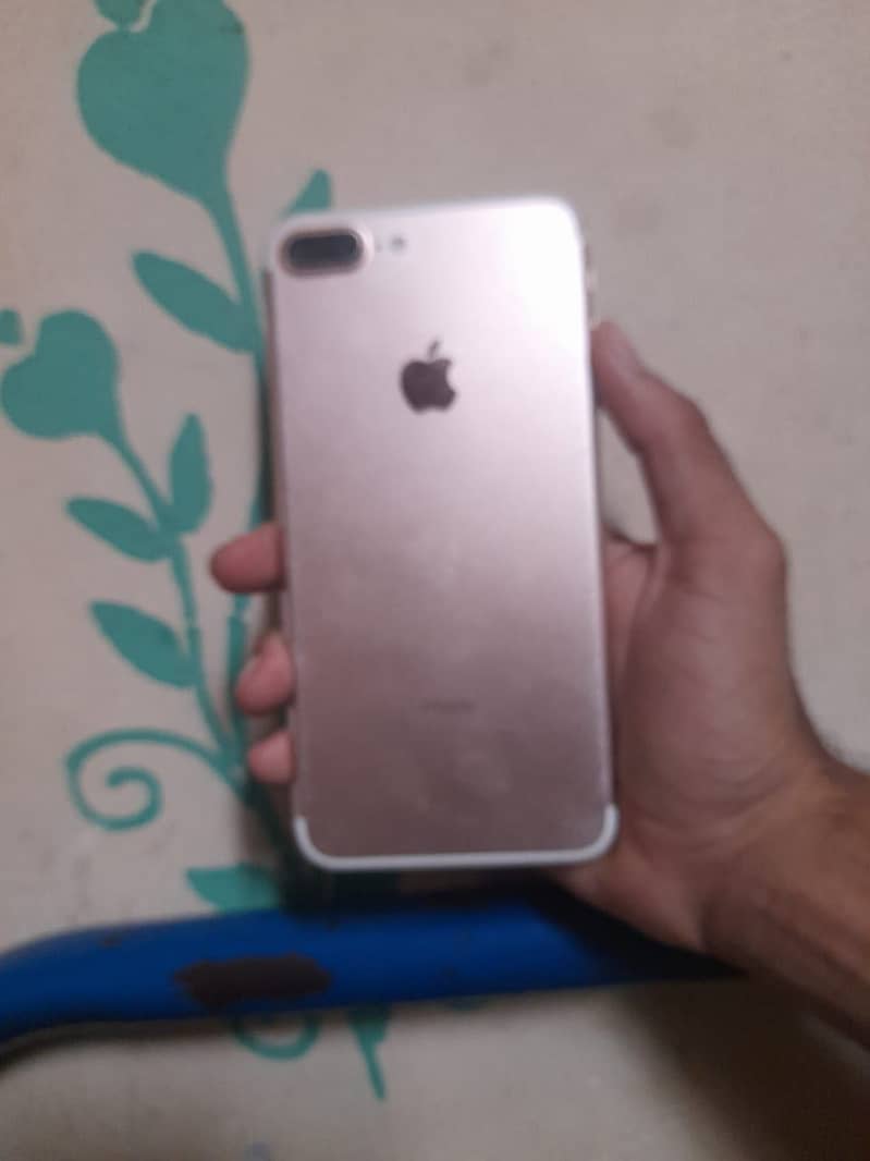 Apple iPhone 7 Plus 1