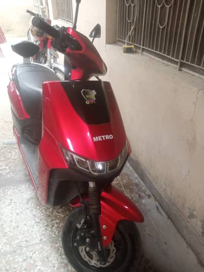 Metro T9 electric Scooty best condition for sale Whatsapp 03045151920