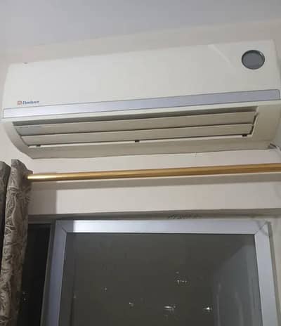 Dawlance 1.5 ton Non inverter No rapier lush condition