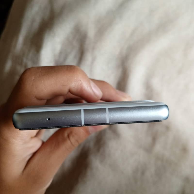 Google Pixel 7a 2