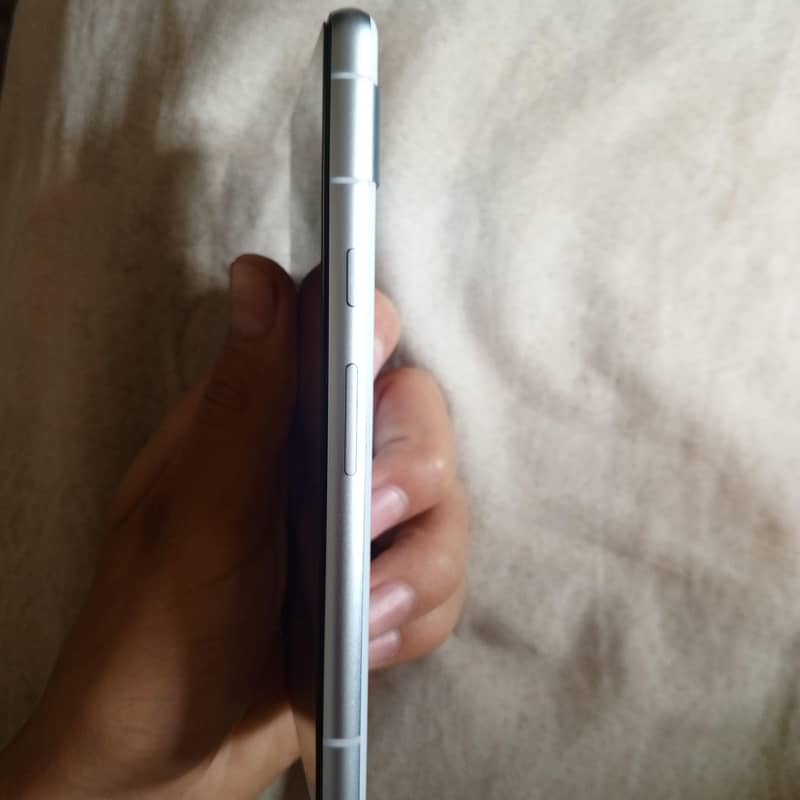Google Pixel 7a 4