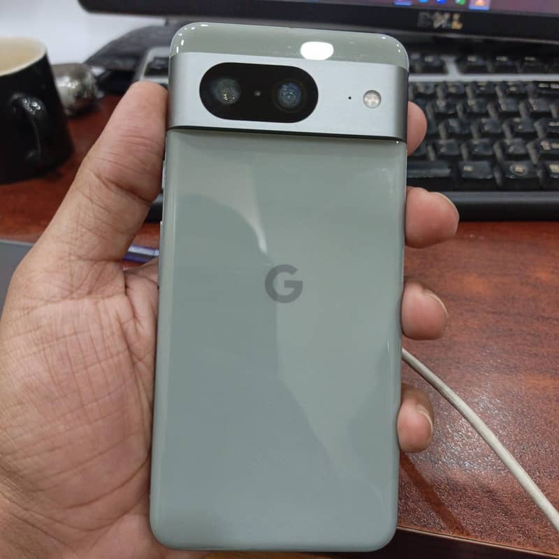 Google Pixel 8 4