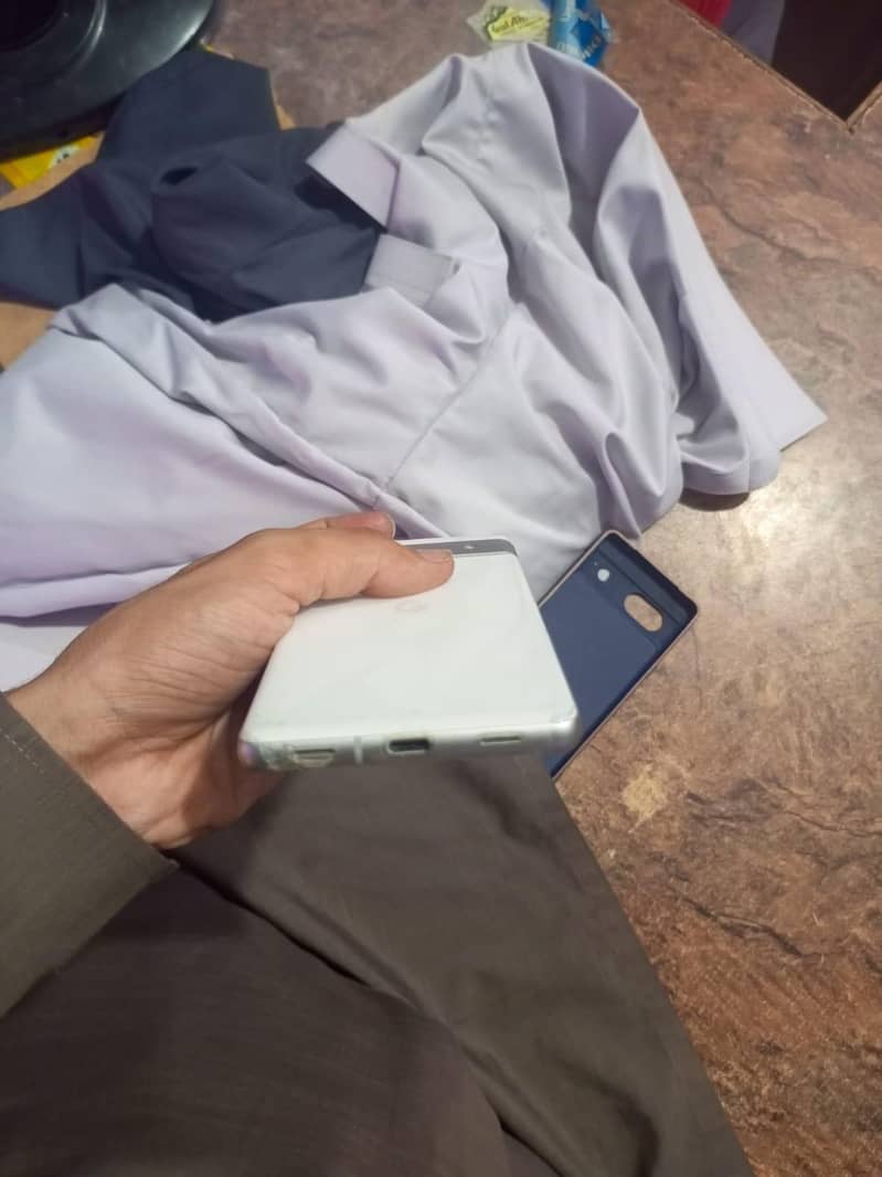 Google Pixel 7a 4
