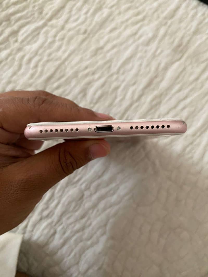 Apple iPhone 7 Plus 5