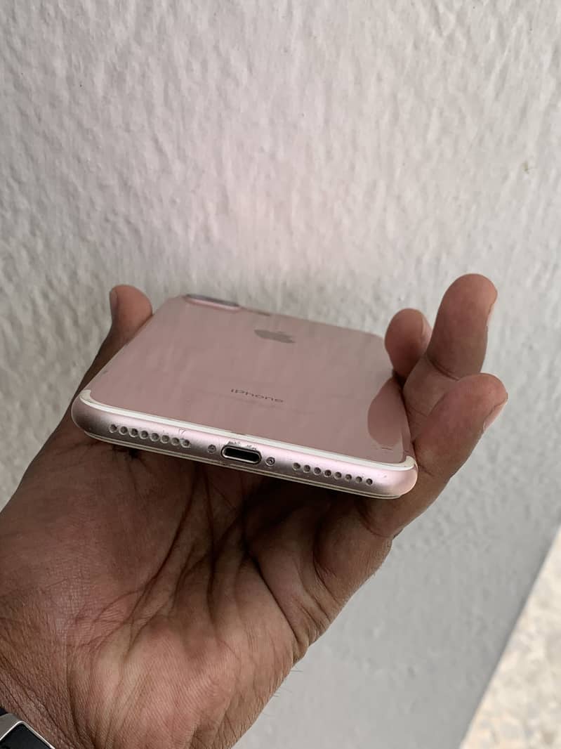 Apple iPhone 7 Plus 1