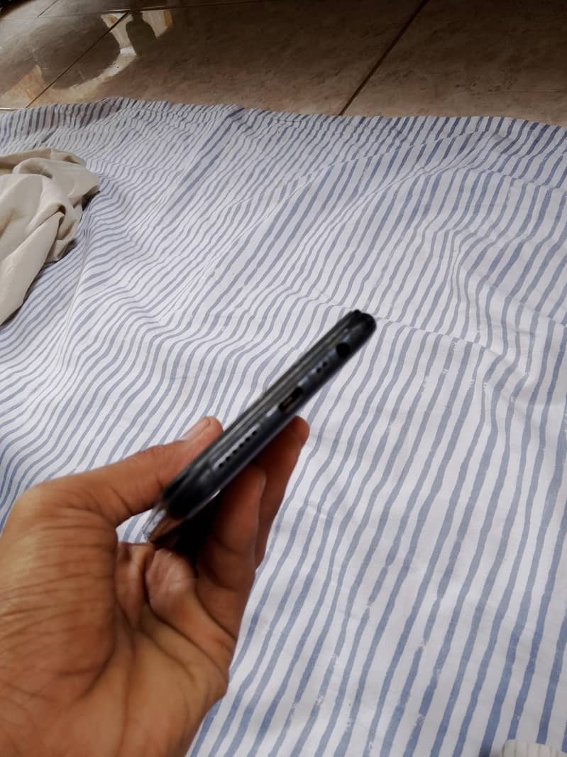 Realme C2 8