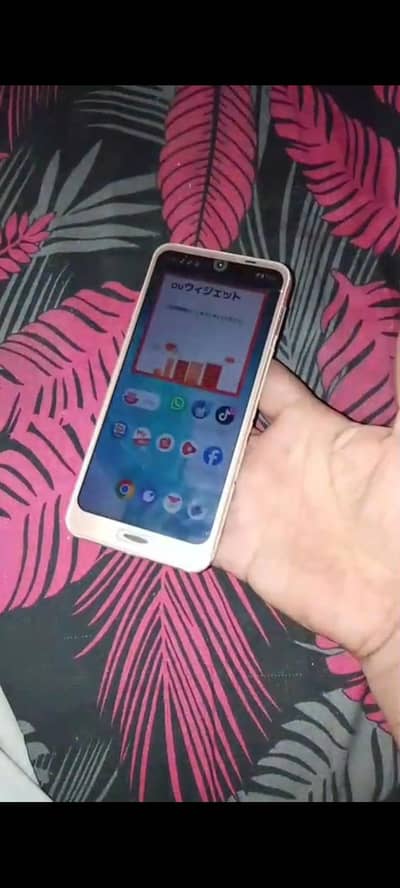 Sharp Aquos R2