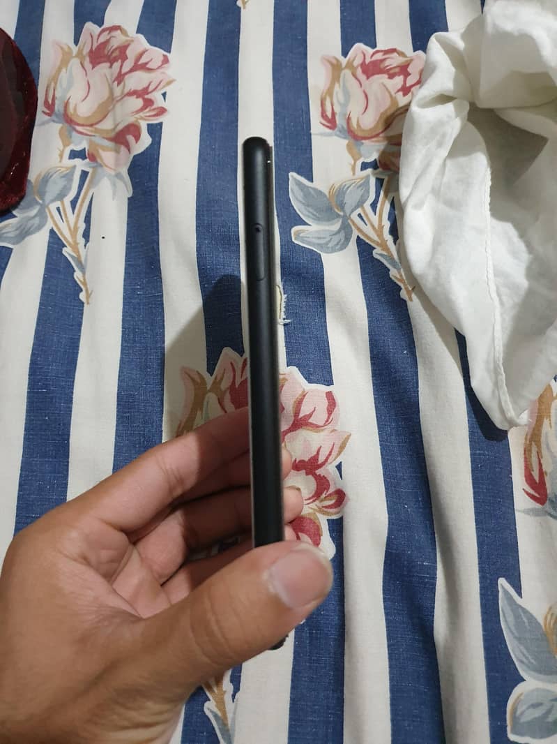 Google Pixel 4 3