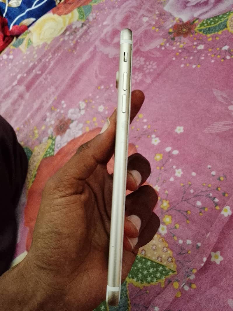 Apple iPhone 7 Plus 2