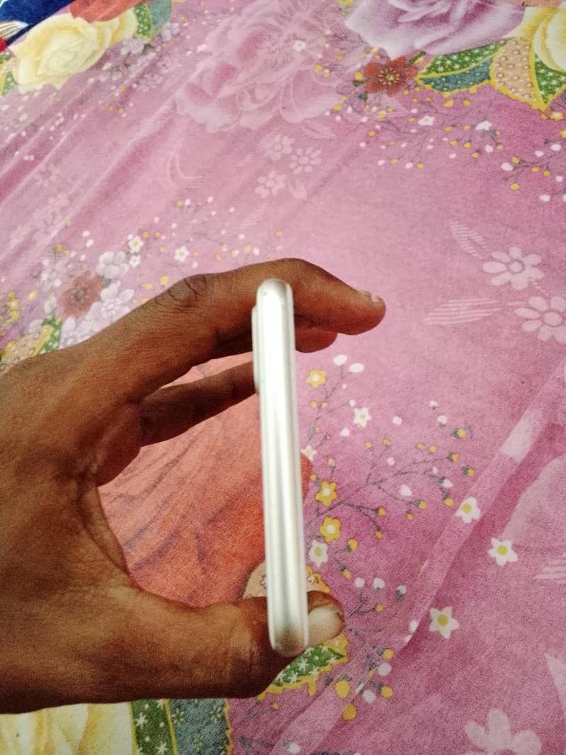 Apple iPhone 7 Plus 3