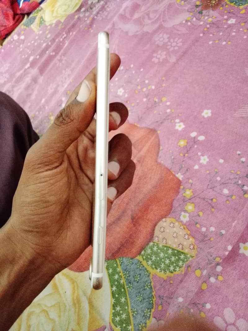 Apple iPhone 7 Plus 4