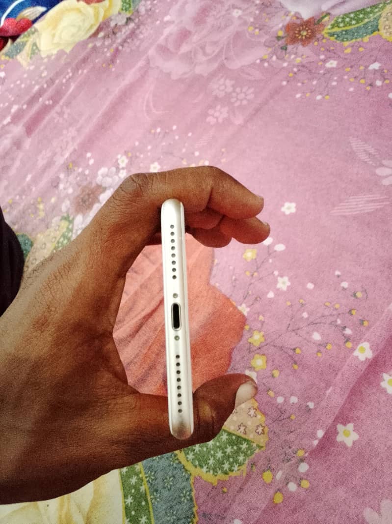 Apple iPhone 7 Plus 5