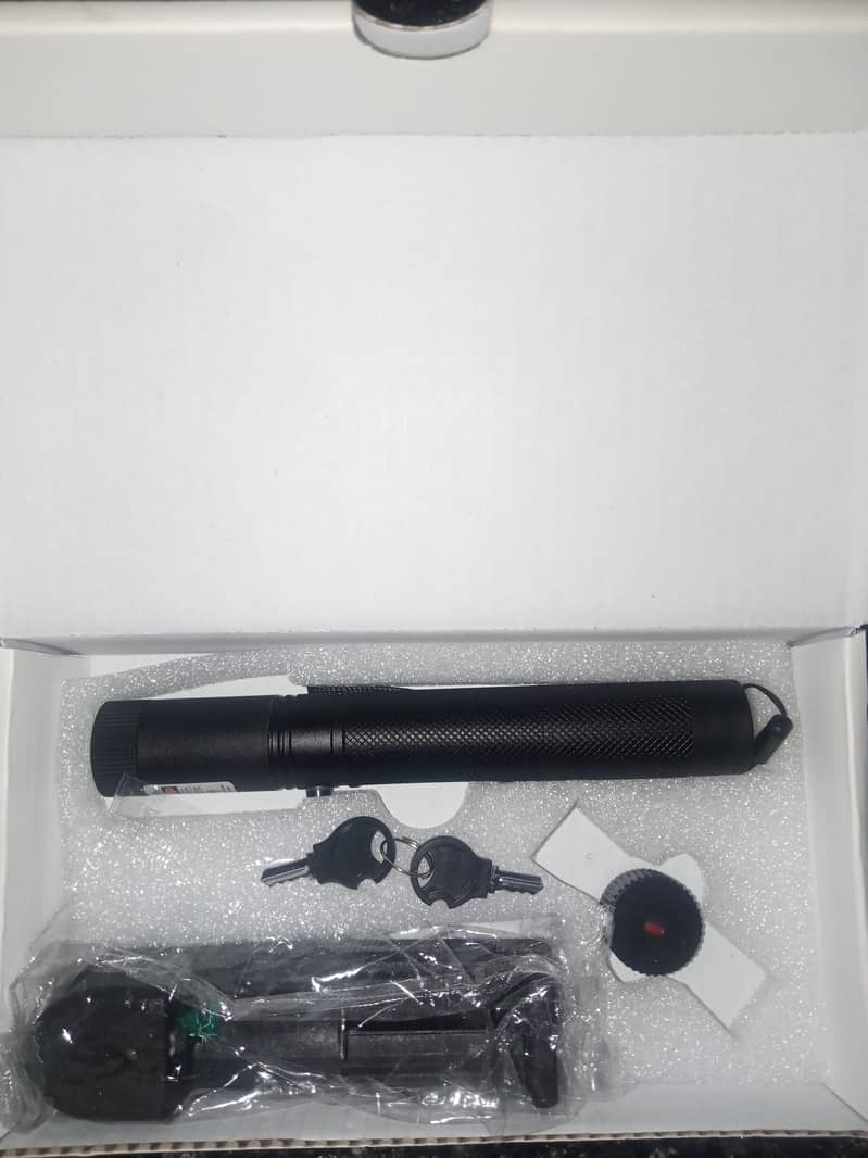 green laser pointer 0