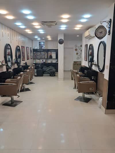 10 Marla Commercial Building For Rent